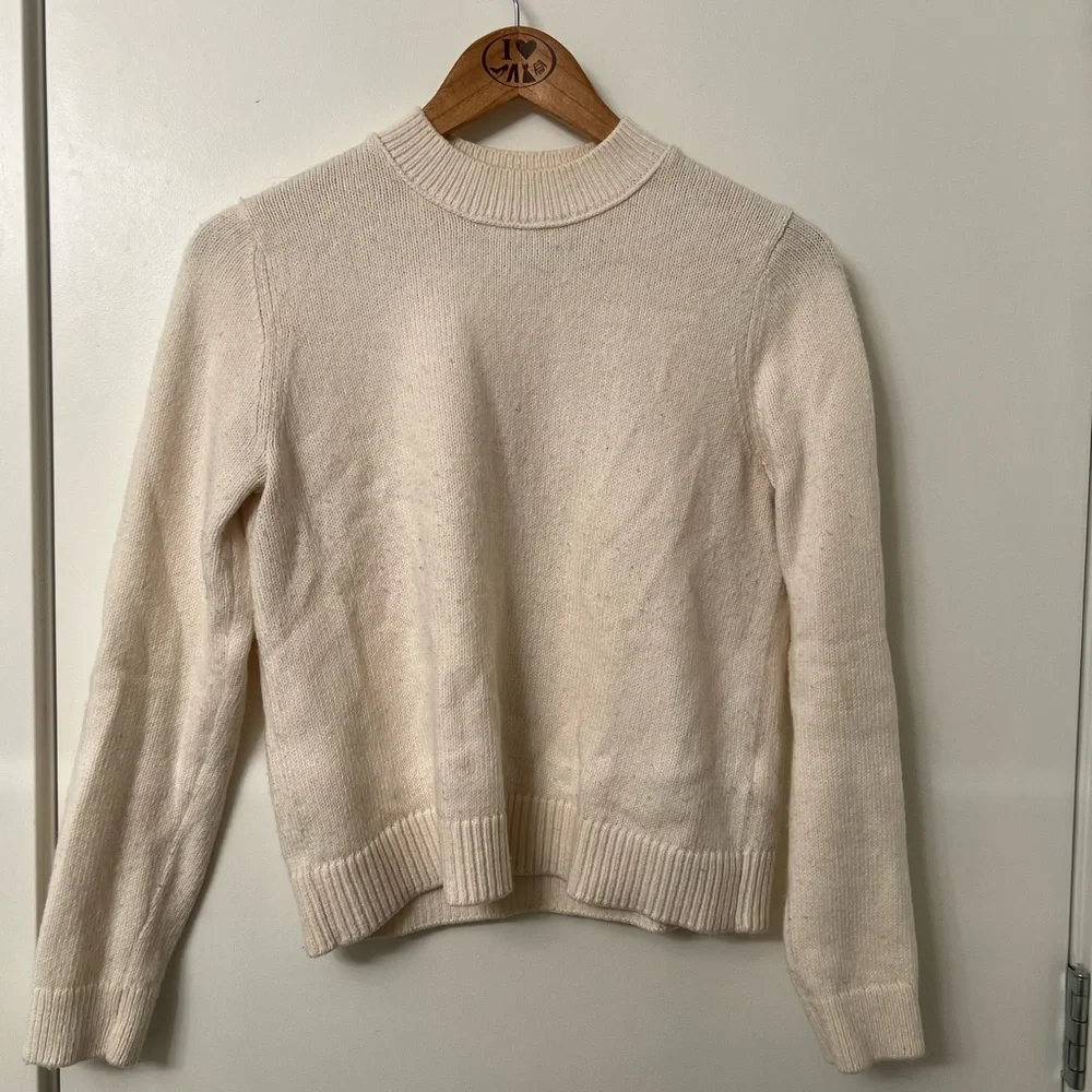 Banana Republic Cream Knit Sweater – Size S - Picture 1 of 3